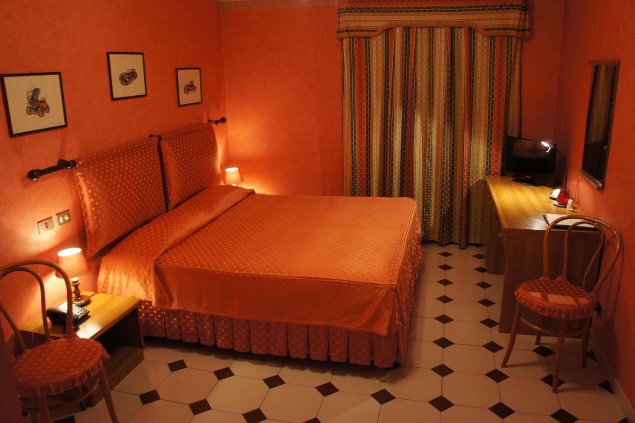 Park Hotel Villa Salzea Trofarello Eksteriør bilde
